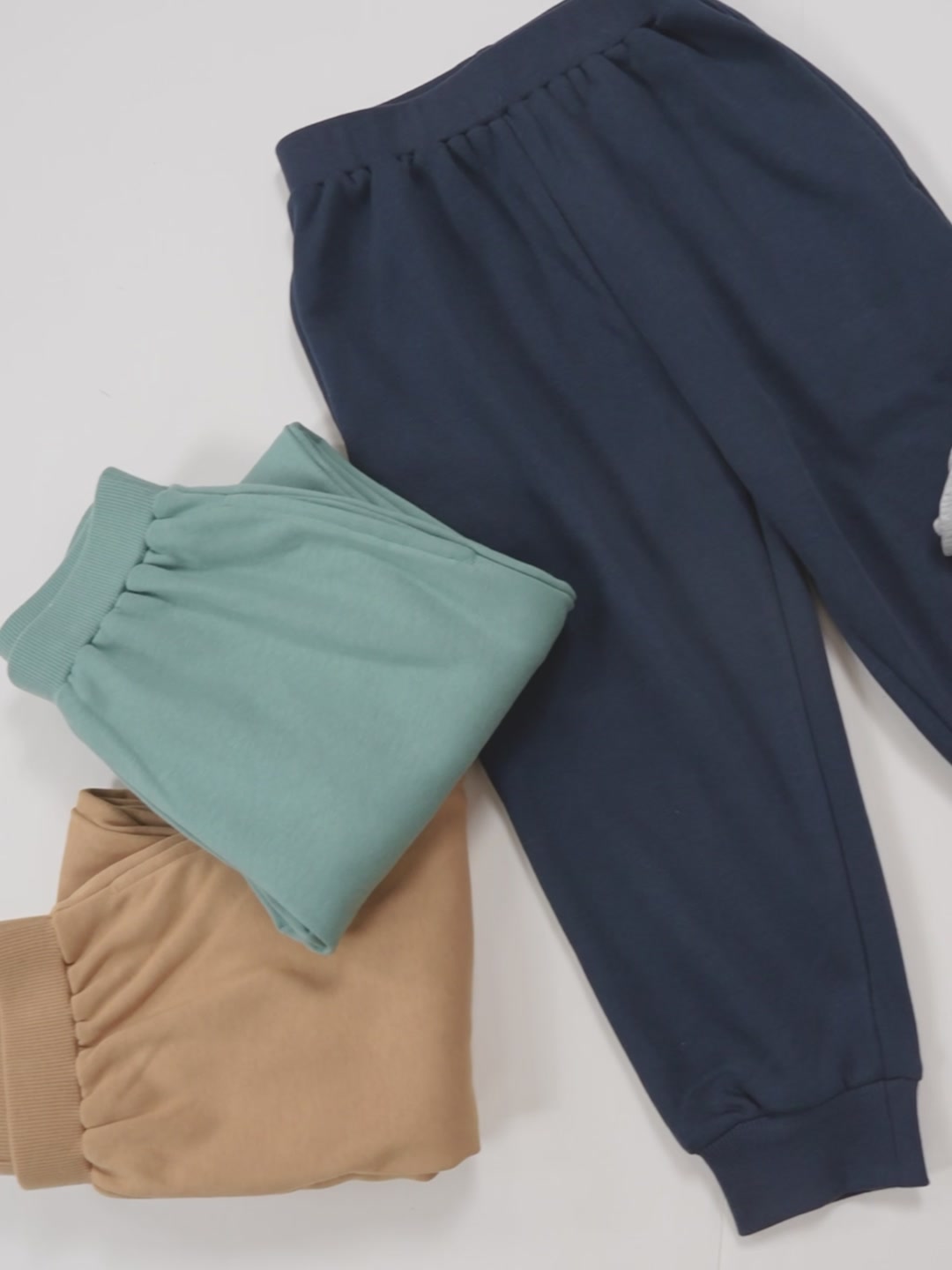 探索童趣新境界：minizone春秋款儿童束脚卫裤，舒适与活力的完美结合