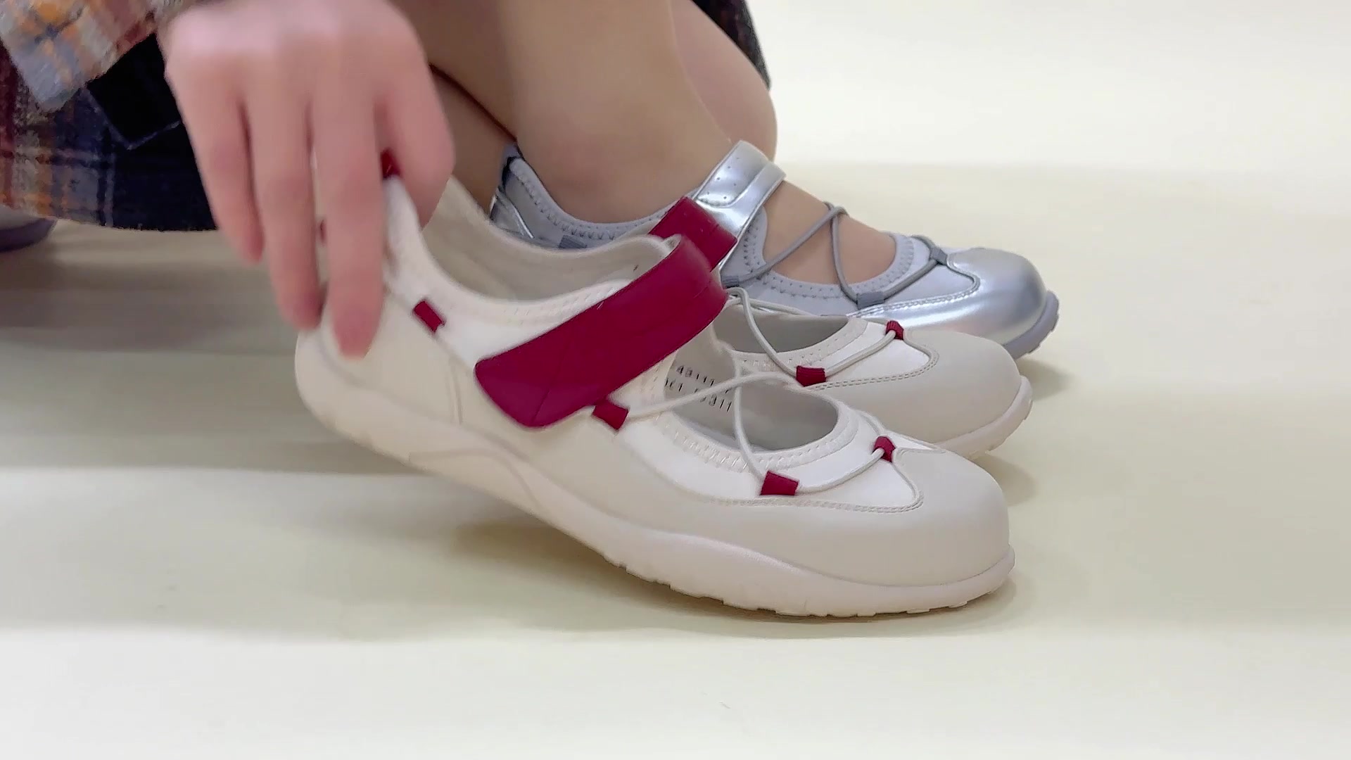 迪芙斯小白鞋：时尚百搭的轻便神器，真实上脚体验分享