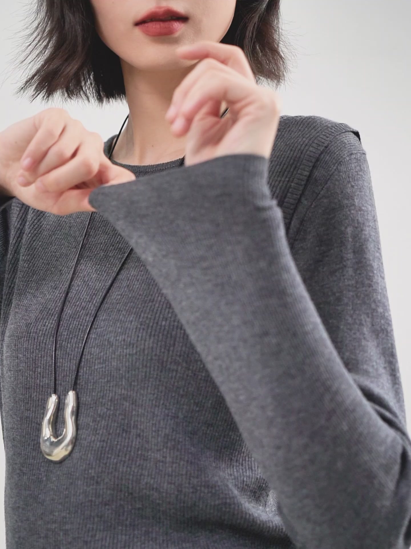 佧茜文假两件坑条针织衫：649元买来的“伪高级感”，到底值不值？