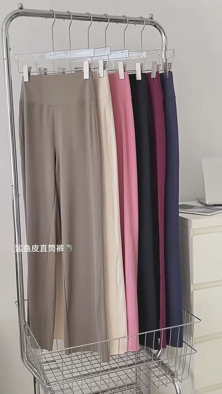 鲨鱼皮直筒裤，小个子也能穿出高级感？