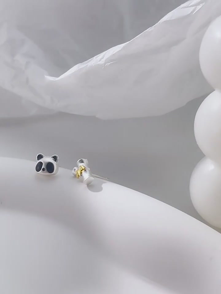 DTOTO小熊猫竹子耳钉，不对称设计让我的耳朵也玩起了捉迷藏🐼🎋