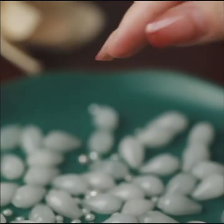 麦斯兰MIXBLU拖地直筒牛仔裤：高挑显瘦神器，但磨绒质感真的值得吗？