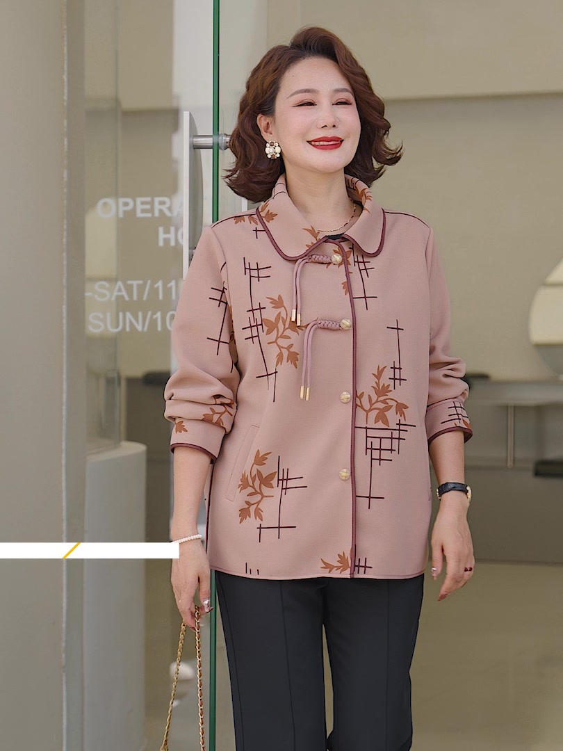 妈妈的新中式风衣，盘扣里的温柔时光