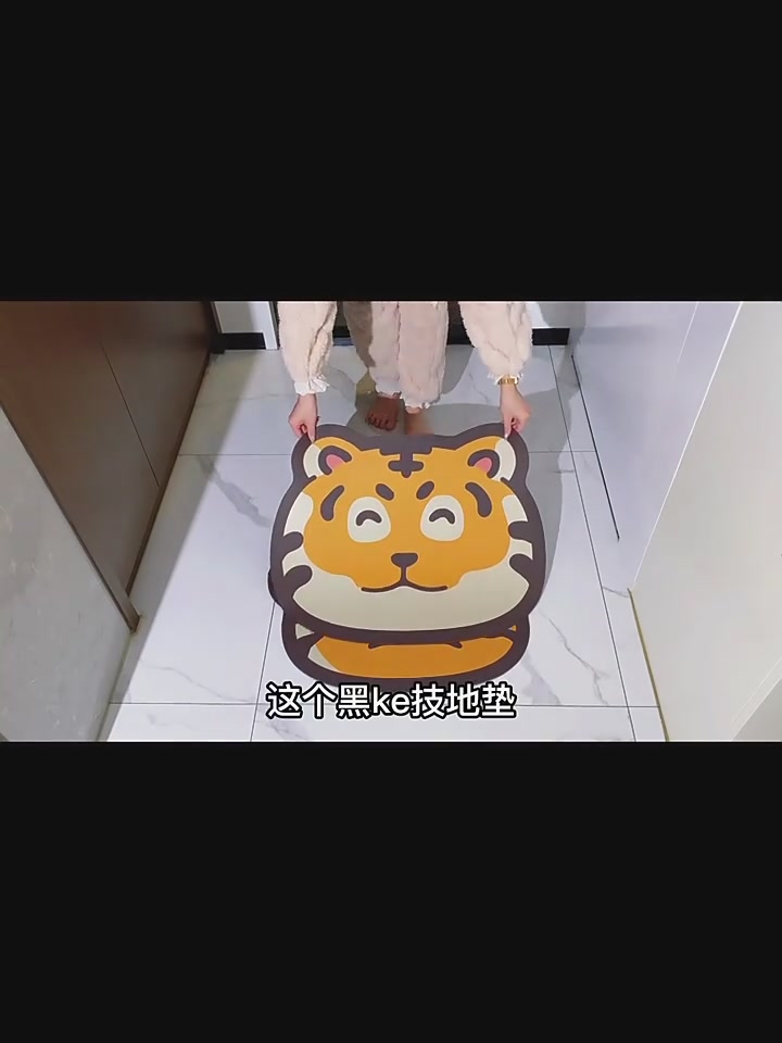 大江硅藻泥地垫评测：浴室门口的吸水神器，到底值不值95块？