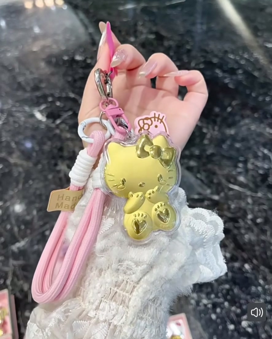 nome这款Hello Kitty足金手机链，299元值不值？我戴了半个月的真实体验