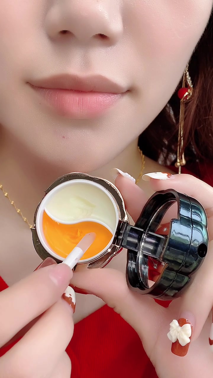 韩水仙温感变色唇膜实测：买一送一真香，但变色效果有点迷