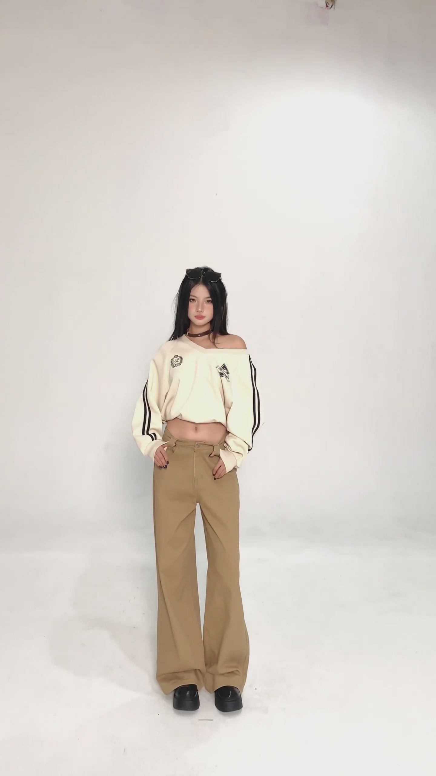 歌谛婕拿铁棕阔腿裤：一杯行走的拿铁，时髦不费劲