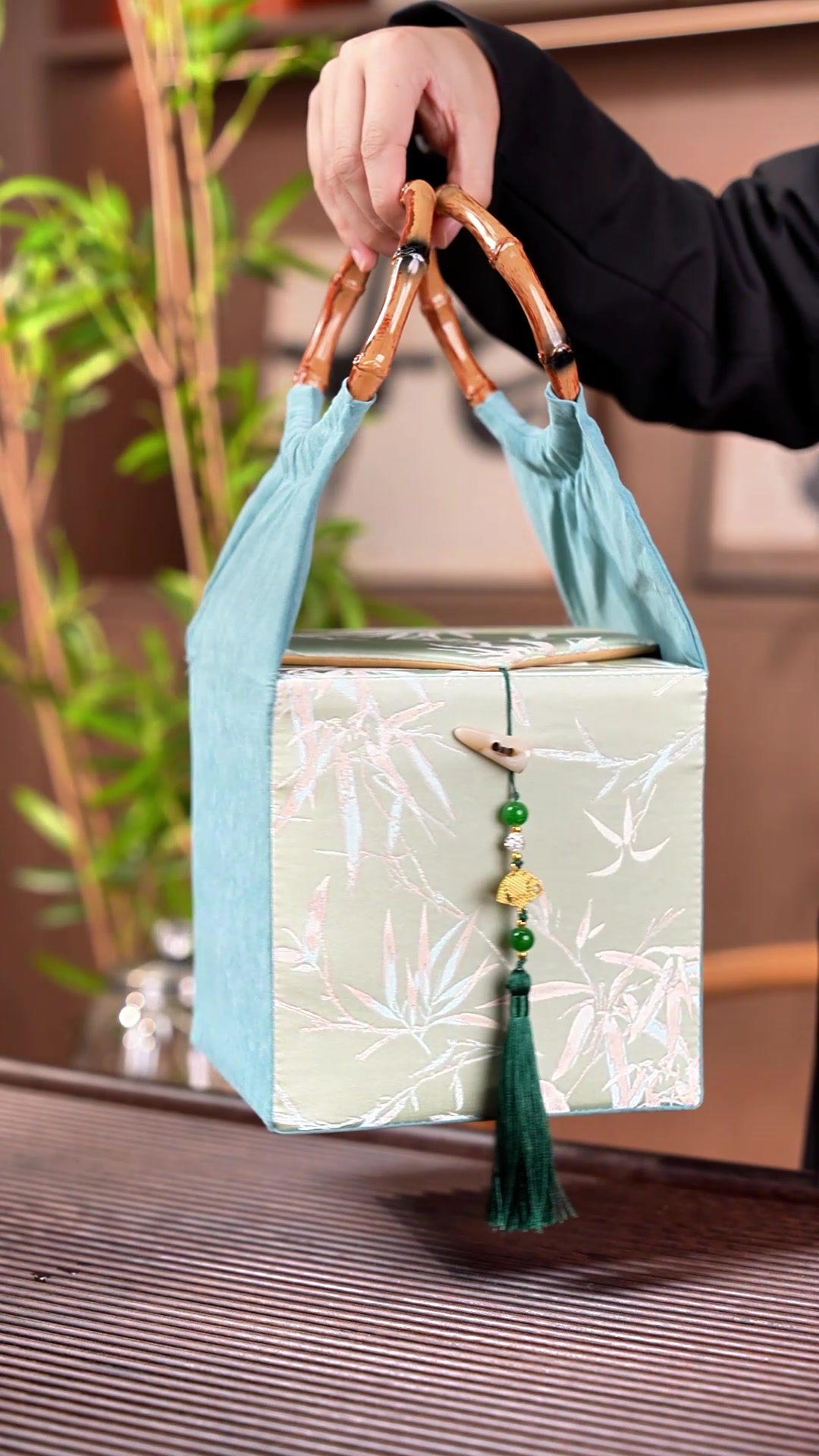 小茶日记铁观音礼盒：过年送礼的“小心机”，长辈朋友都夸我懂行！