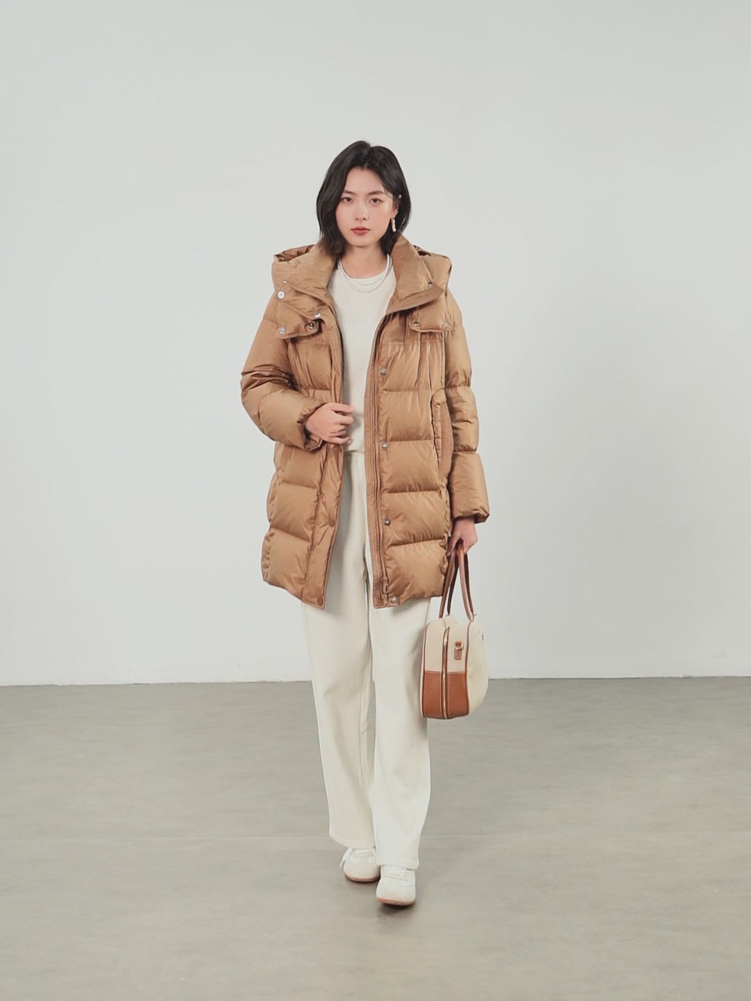 佧茜文羽绒服，2499元值不值？我穿了一周的真实感受！