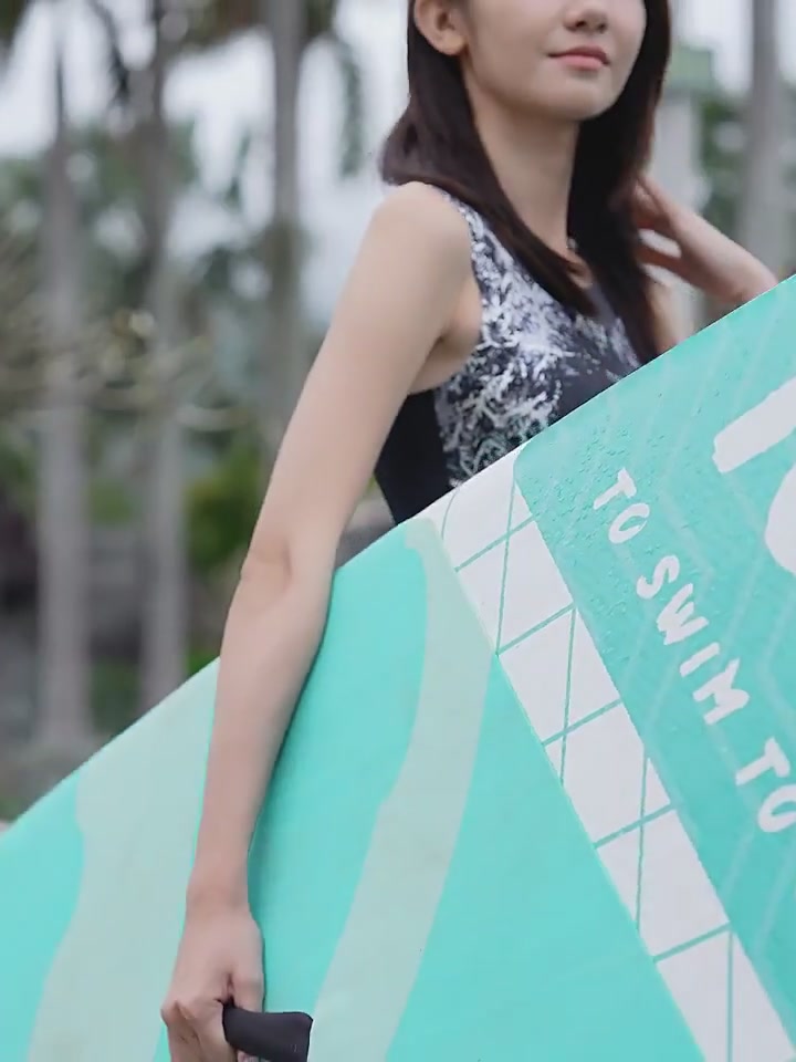 拓胜TOSWIM新款泳衣:保守显瘦还是‘泳池刺客’?