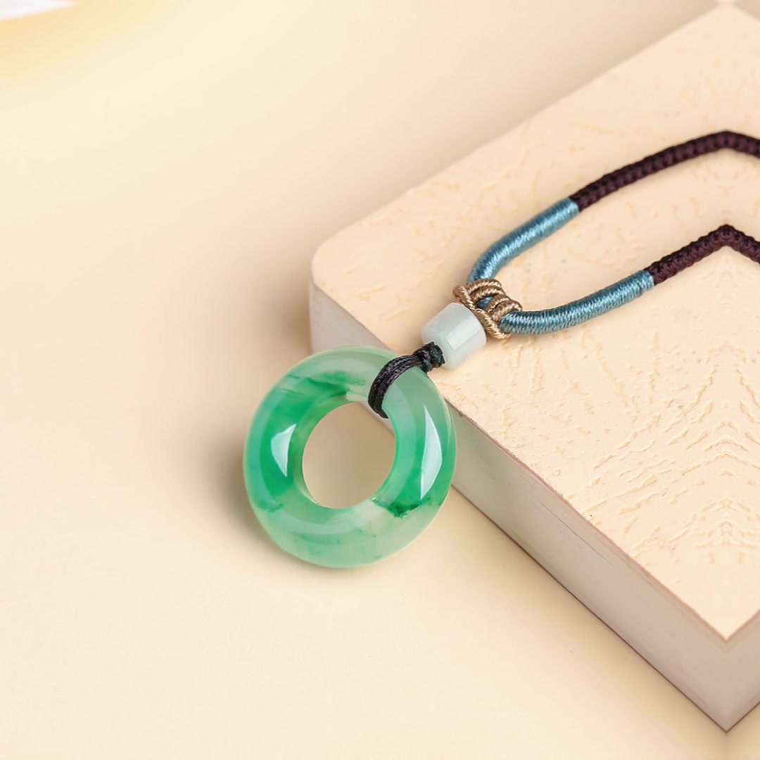 非洲翠甜甜圈平安扣：270块买来的“翡翠”体验，是惊喜还是惊吓？