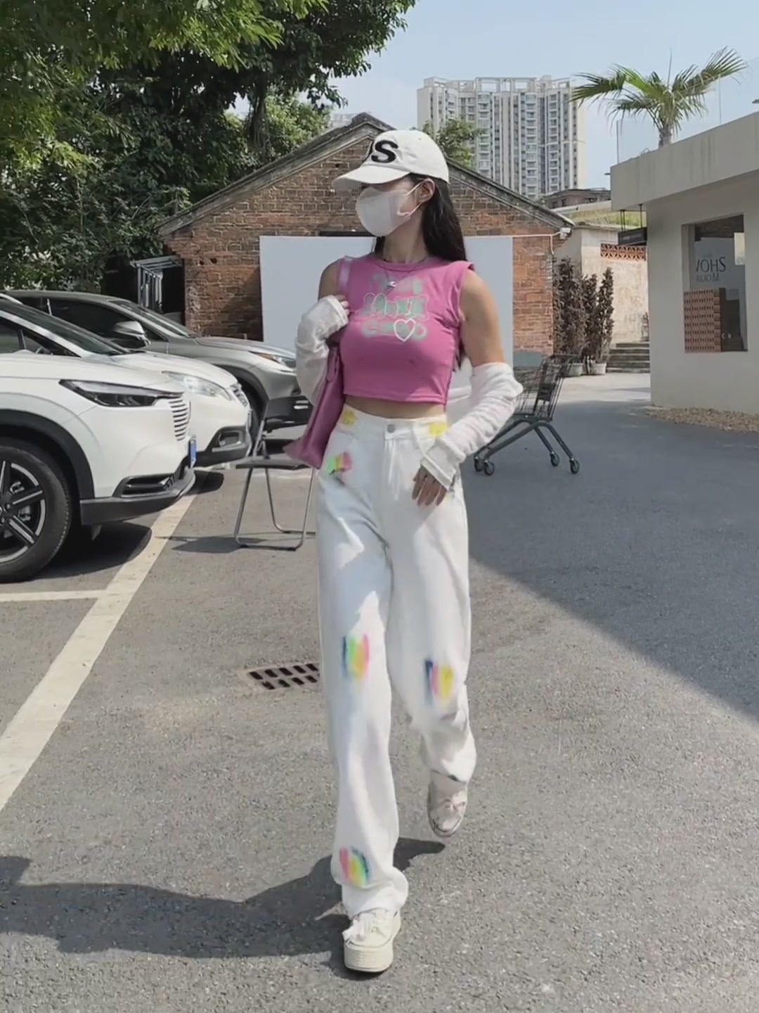 这条国风牛仔裤也太绝了！扎染涂鸦设计感满满，穿上秒变街头潮人