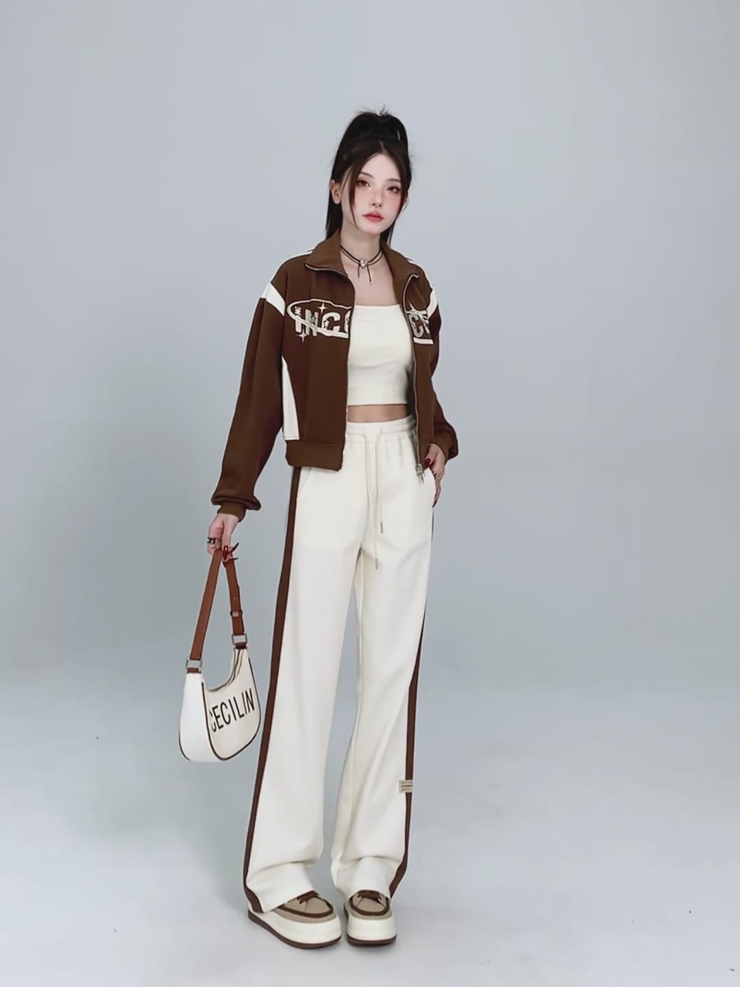 K家拼接条纹运动裤：穿出街拍范儿，还是穿出“睡裤感”？