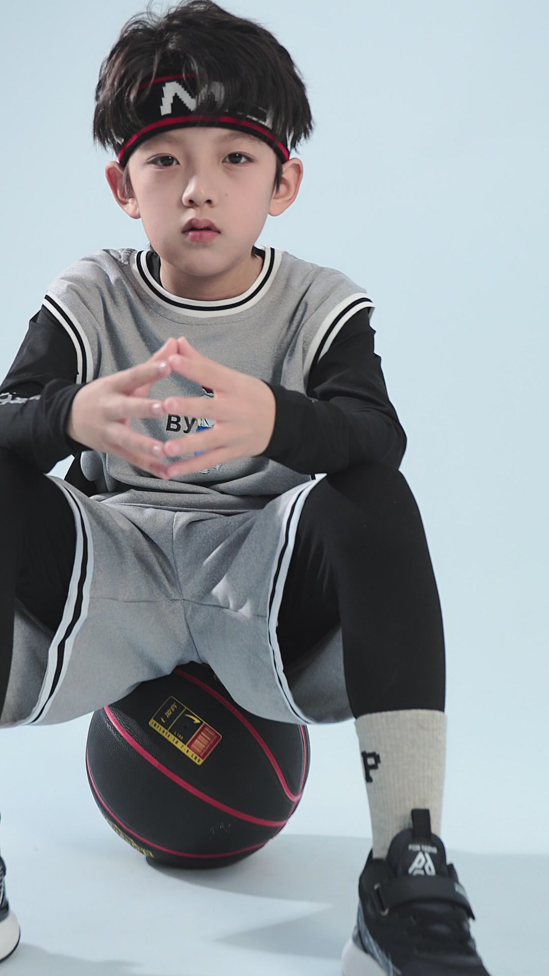 七波辉新款篮球鞋：社交达人的童鞋体验报告