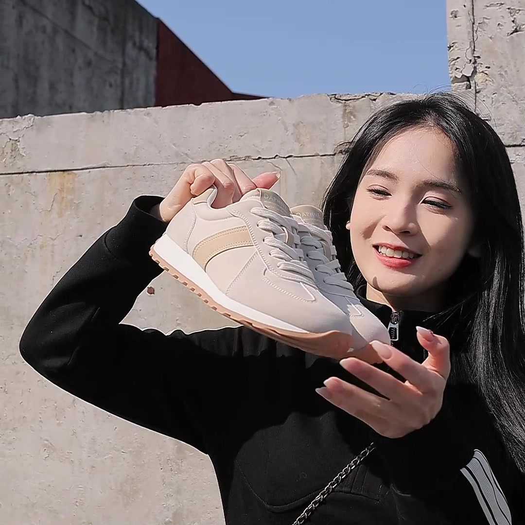 达芙妮德训鞋：厚底增高，舒适百搭的时尚登山鞋体验