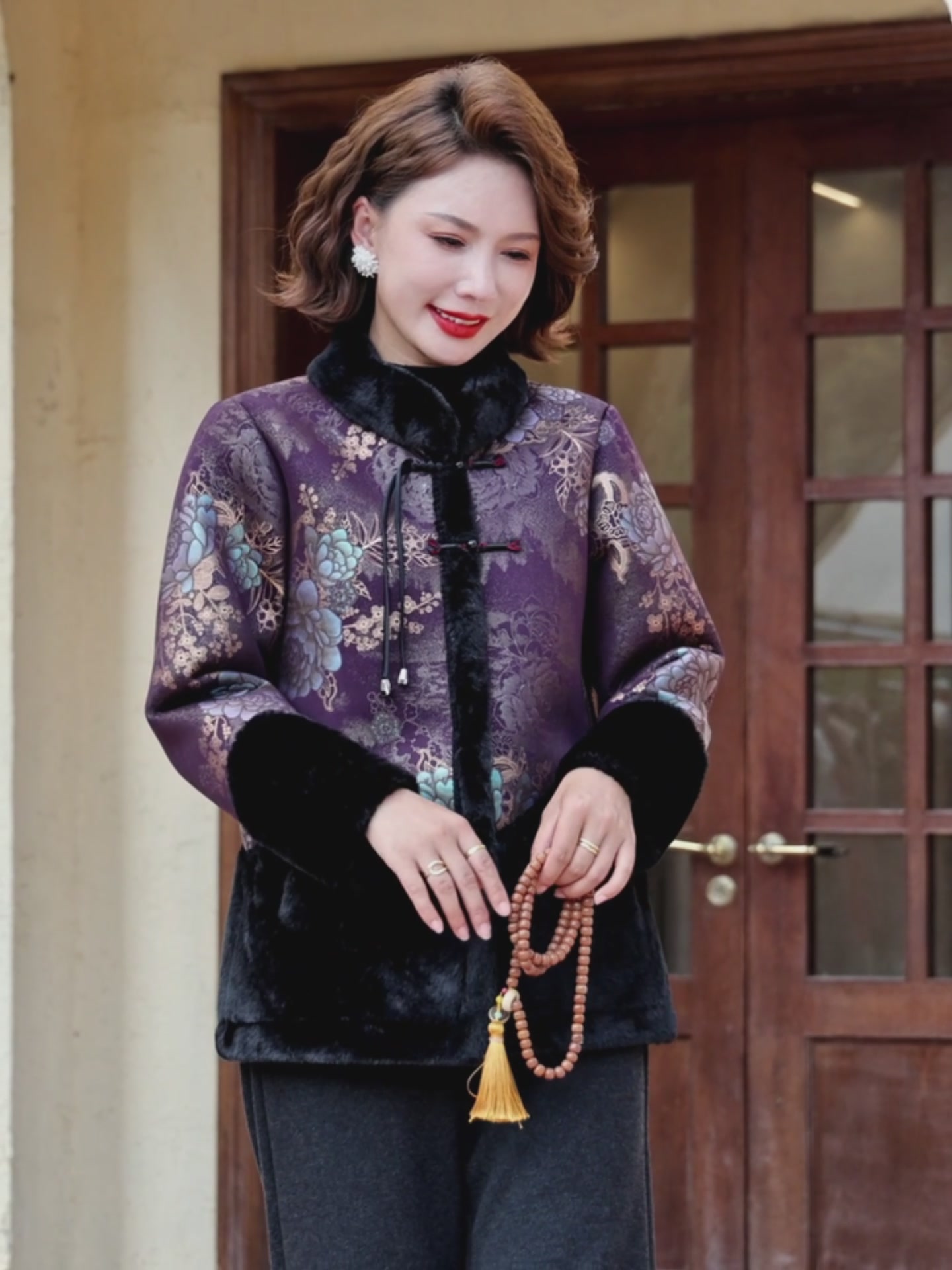 给妈妈买件洋气棉服，寻蔻年华这款加绒外套值不值1298？