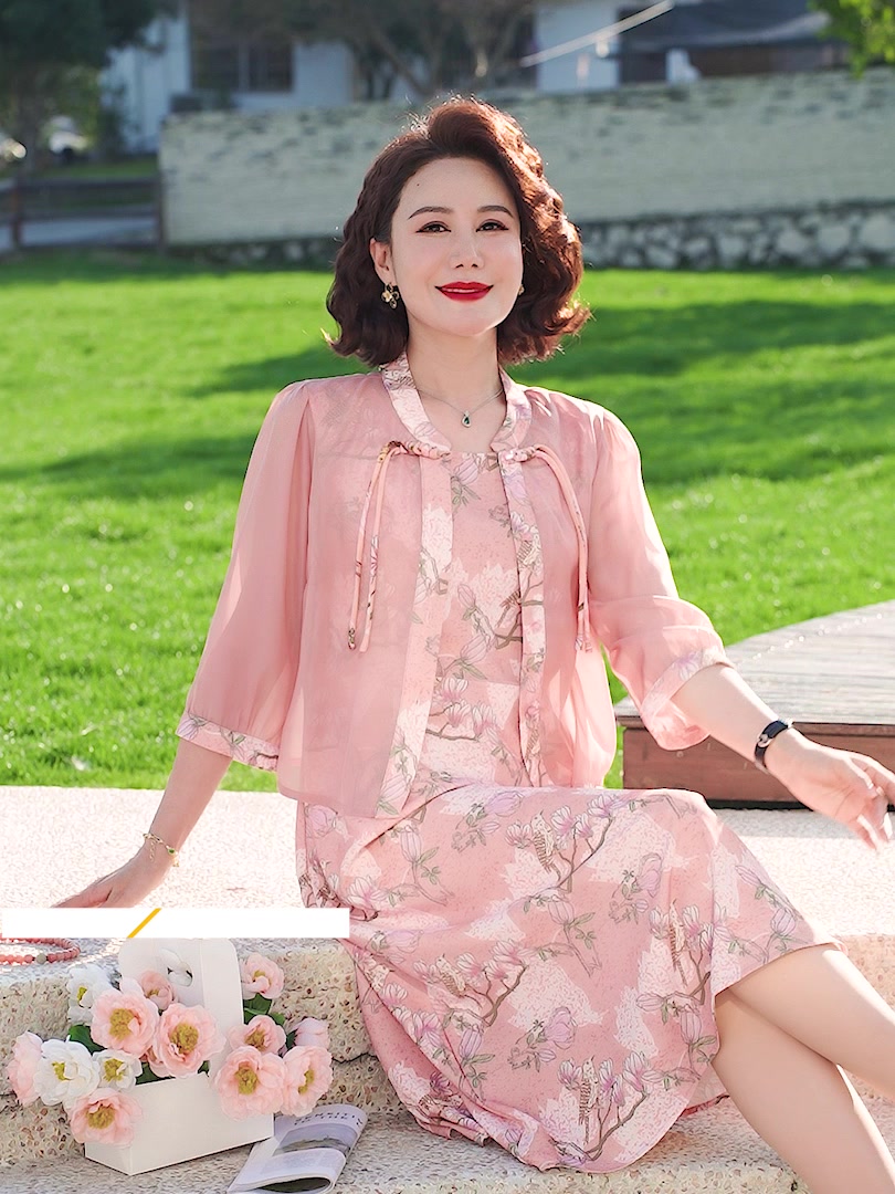 国风碎花两件套，妈妈也能穿出时尚感！