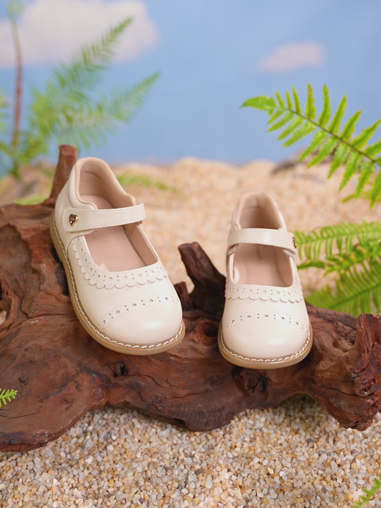 斯纳菲女童水晶鞋体验：软底玛丽珍，小公主的春日新宠