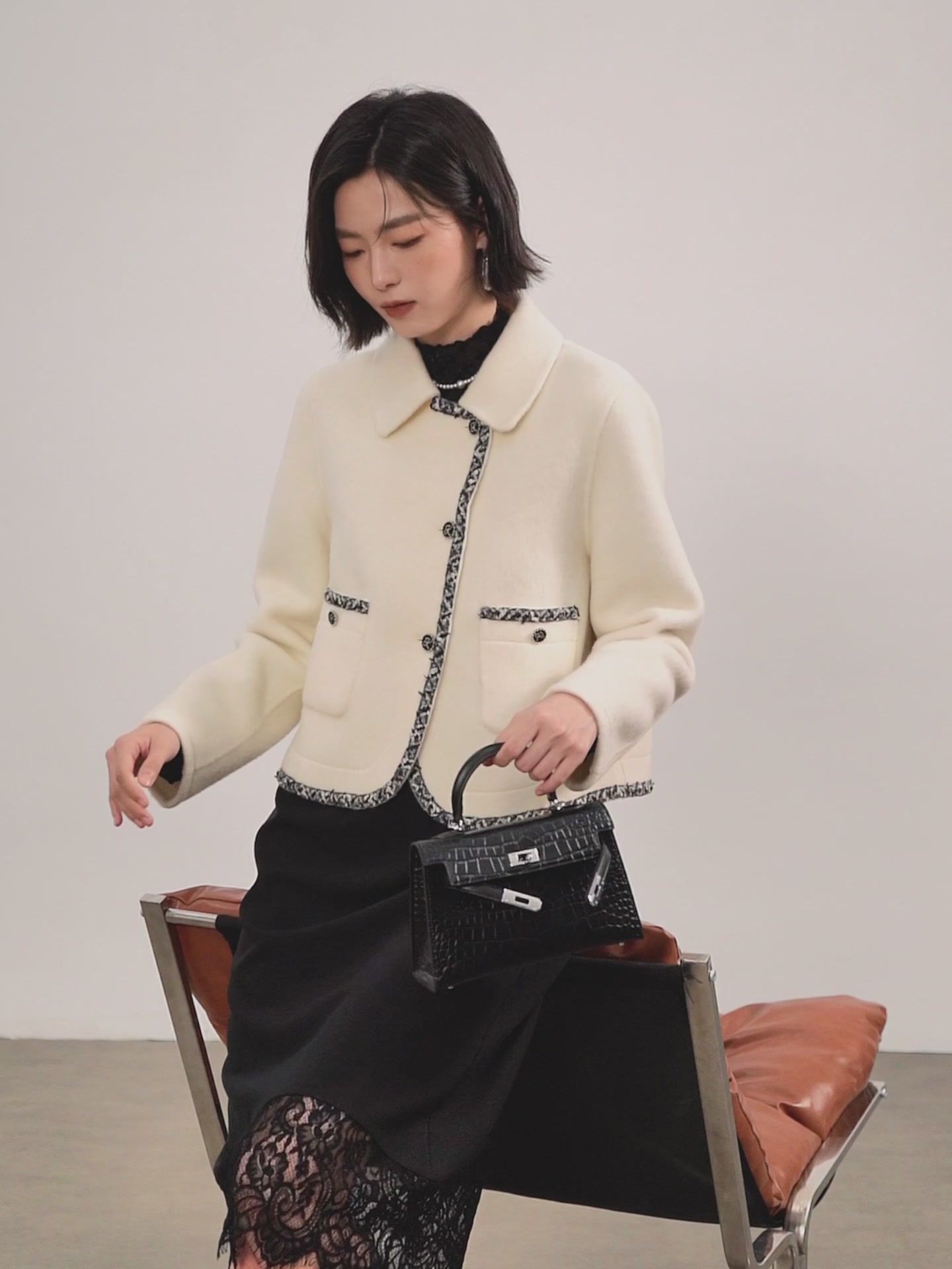 佧茜文双面呢大衣：精致小香风，两面穿出不同风格