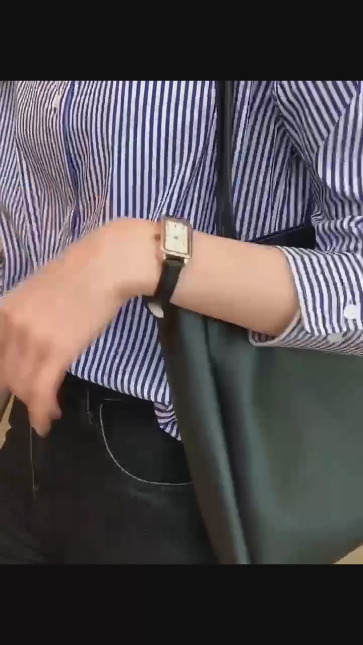 这件蓝白条纹衬衫，让我在2026年春天找到了复古又时髦的穿搭密码！