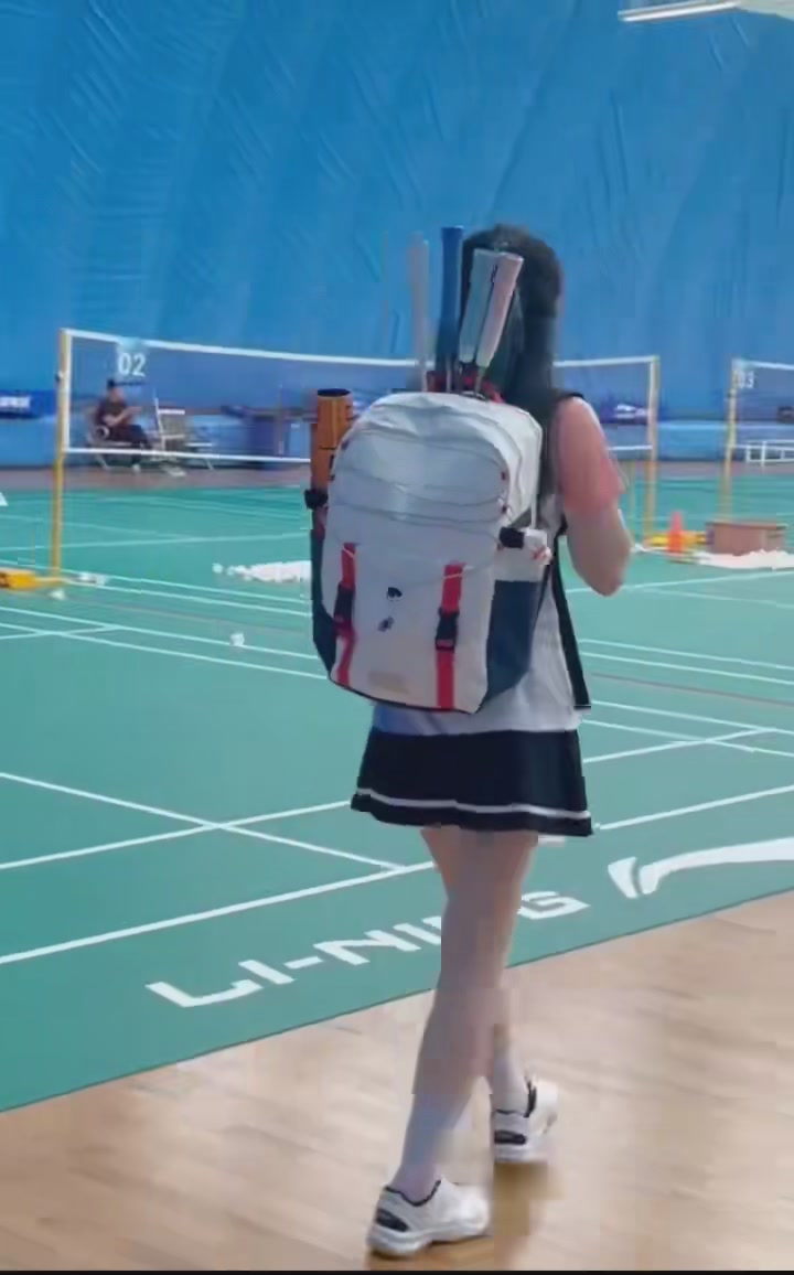 亚狮龙RSL运动包：专业球拍包的双肩大容量体验，防泼水设计真香！