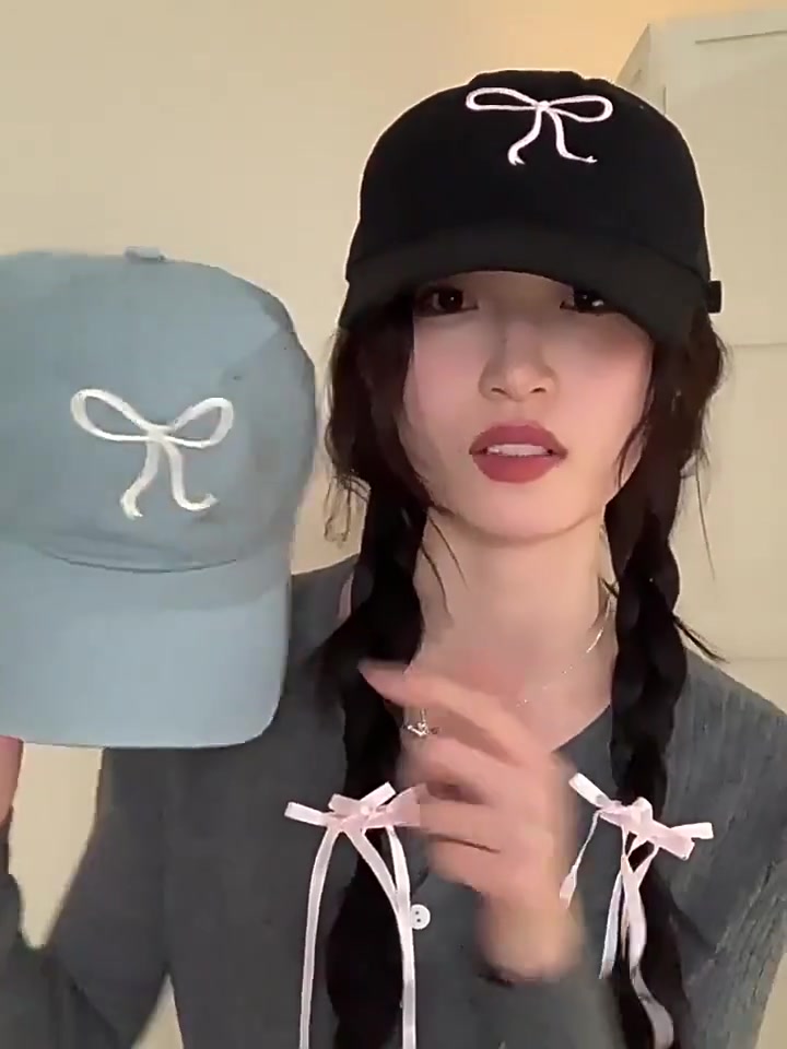 大脸女孩的救星！这顶鸭舌帽也太显脸小了吧😍