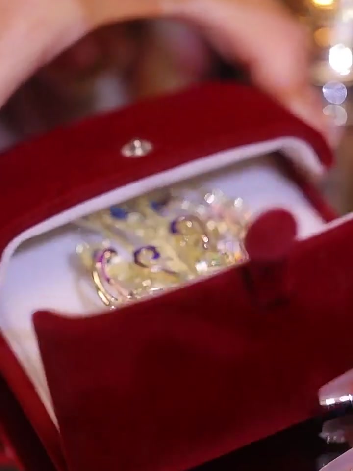 百鸟朝凤胸针：是国风美学还是智商税？