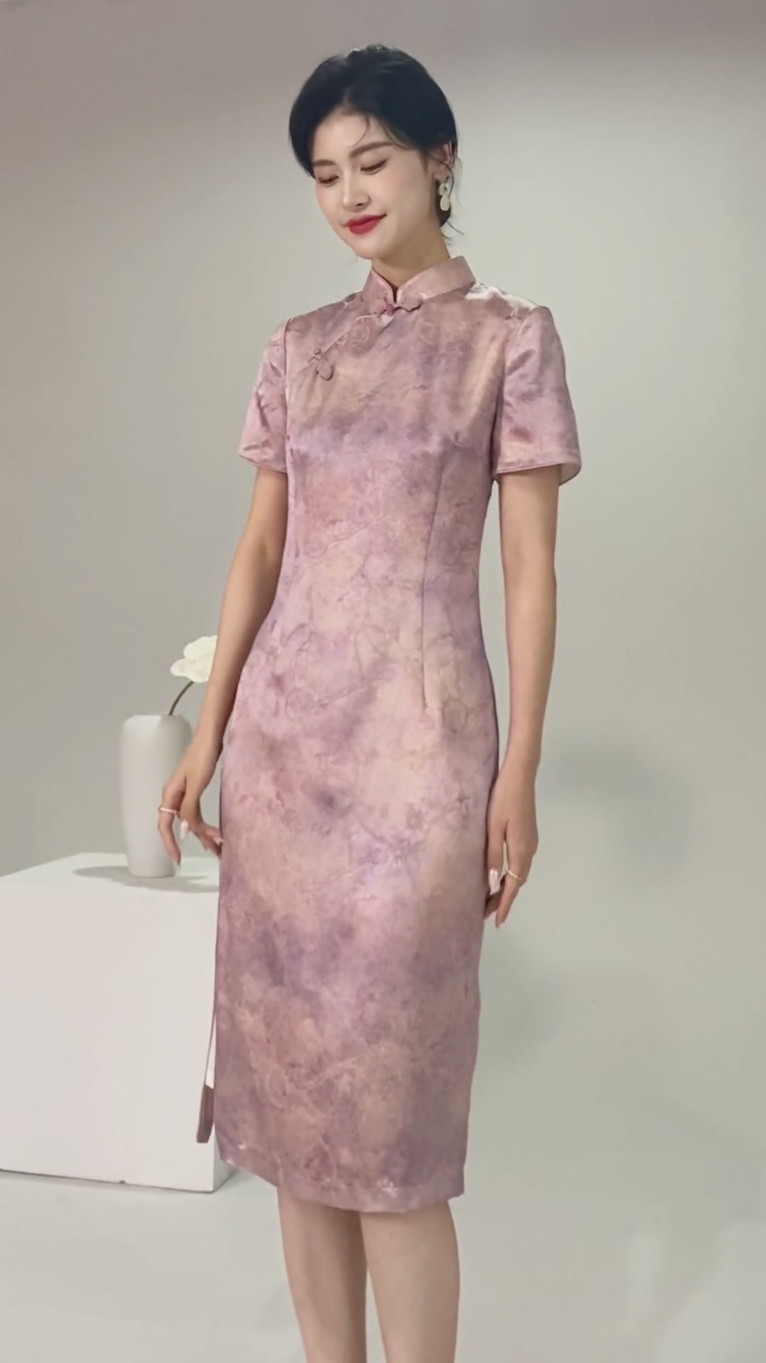 金菊JINJU旗开得胜桑蚕丝旗袍：穿上它，我仿佛成了民国剧里的女主角