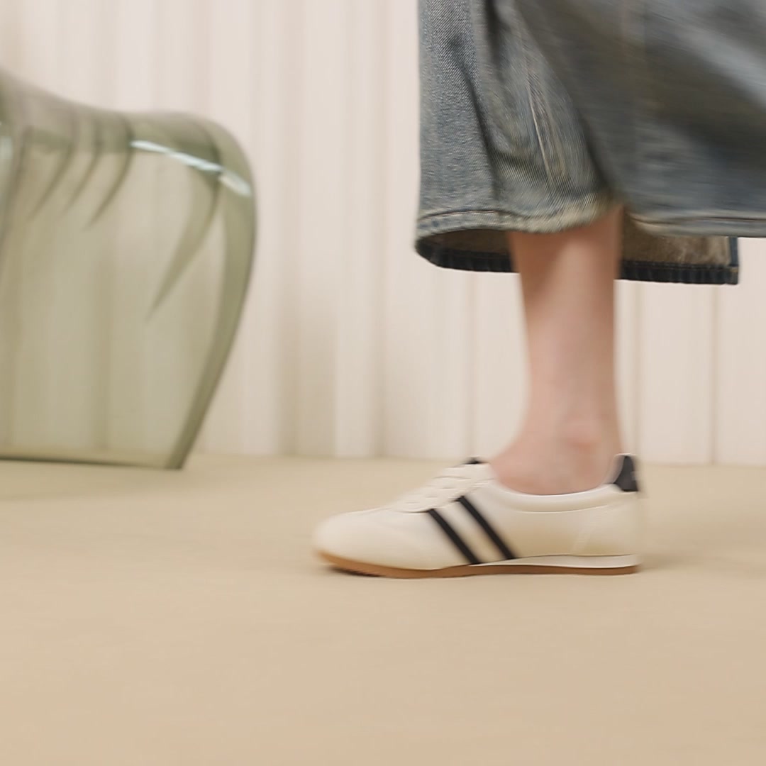 达芙妮德训鞋：一双让我从社恐变社交达人的“魔法鞋”