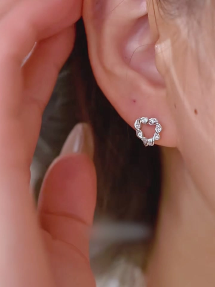 戴上莫比乌斯环，我的心形耳钉让时间都停驻了！