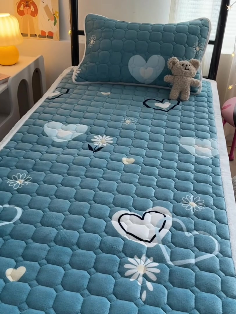 爸妈的秋冬暖心床垫，A类牛奶绒+大豆纤维，宿舍家用都🉑️！