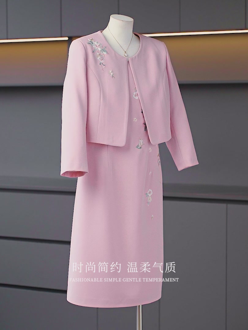 寻蔻年华新款婚宴妈妈装：喜庆两件套，让婆婆秒变派对女王！