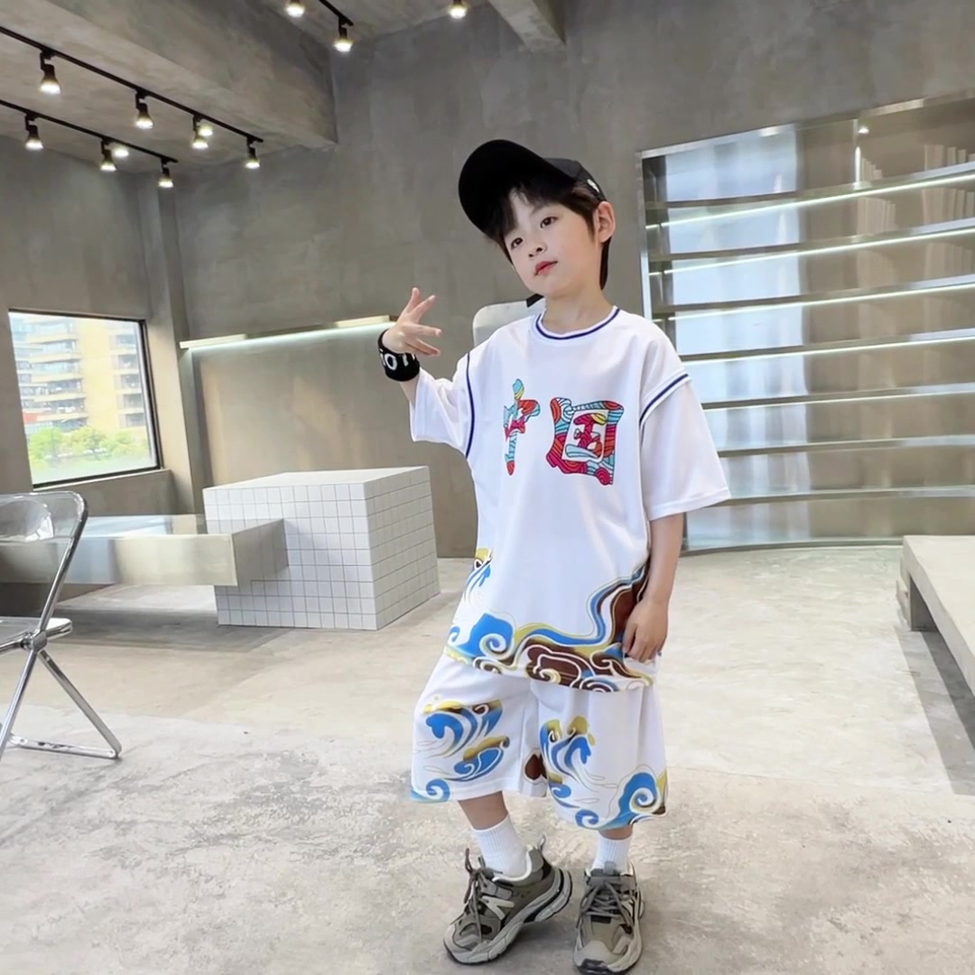 夏日球场小旋风：Camkids儿童篮球服套装体验报告