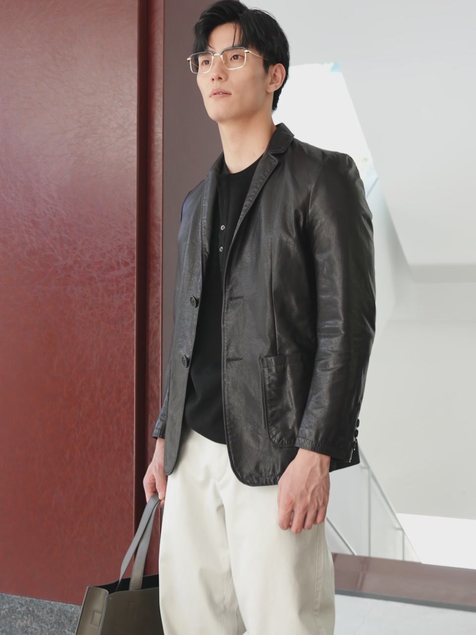 谁说皮衣只能狂野？这件西装领皮衣让我在秋冬秒变气质型男！