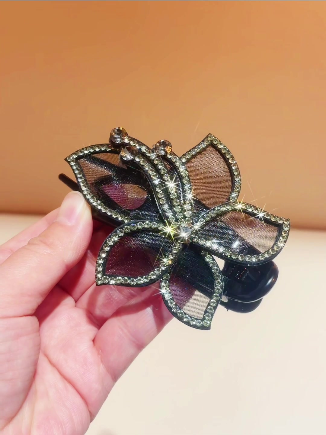 Rena Chris新中式花朵抓夹，是复古仙女还是智商税？