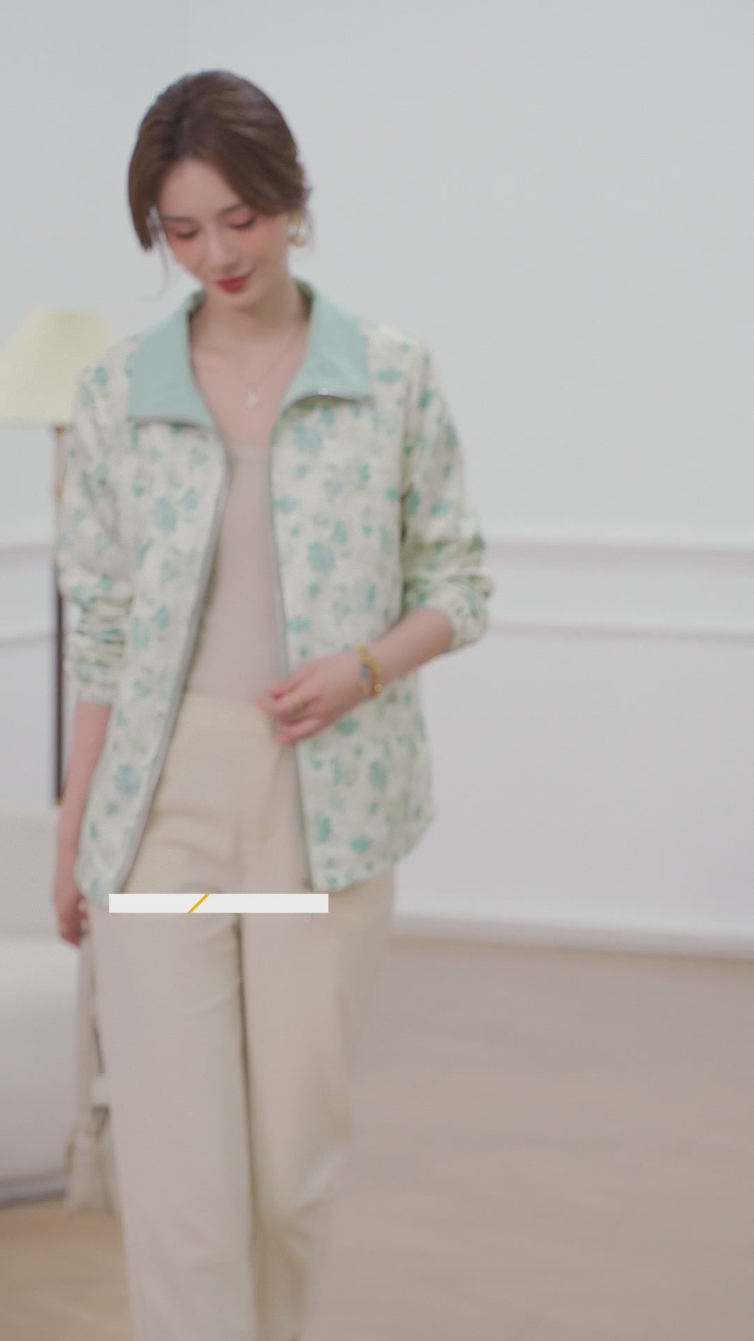 中年妈妈秋装新宠！这件夹克外套让我妈秒变时尚女王👑