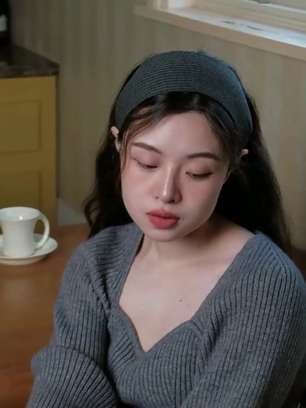 Rena Chris港风发箍两件套：复古潮流还是智商税？