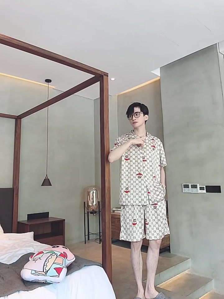 威虎思房WHSF蜡笔小新情侣睡衣,仿真丝绸质感绝了!