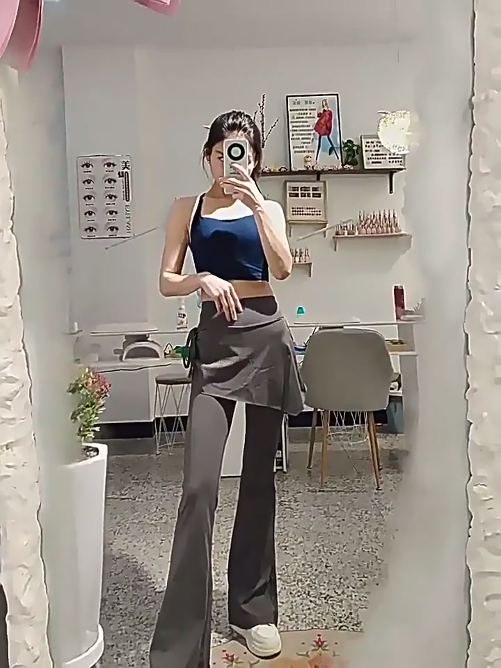 梦寰这条普拉提裤裙，遮肉显瘦效果绝了！但有个小缺点我得说...