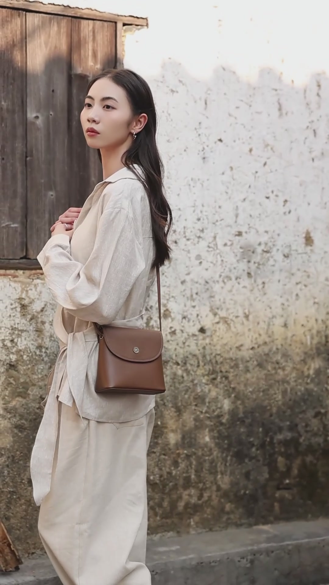 纳兰杜2026新款水桶包：复古真皮，背出人群焦点感！