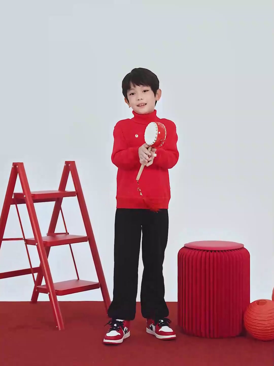 巴布豆BOBDOG 儿童红色加绒高领毛衣：2026马年拜年服，一件温暖又喜庆的童年记忆