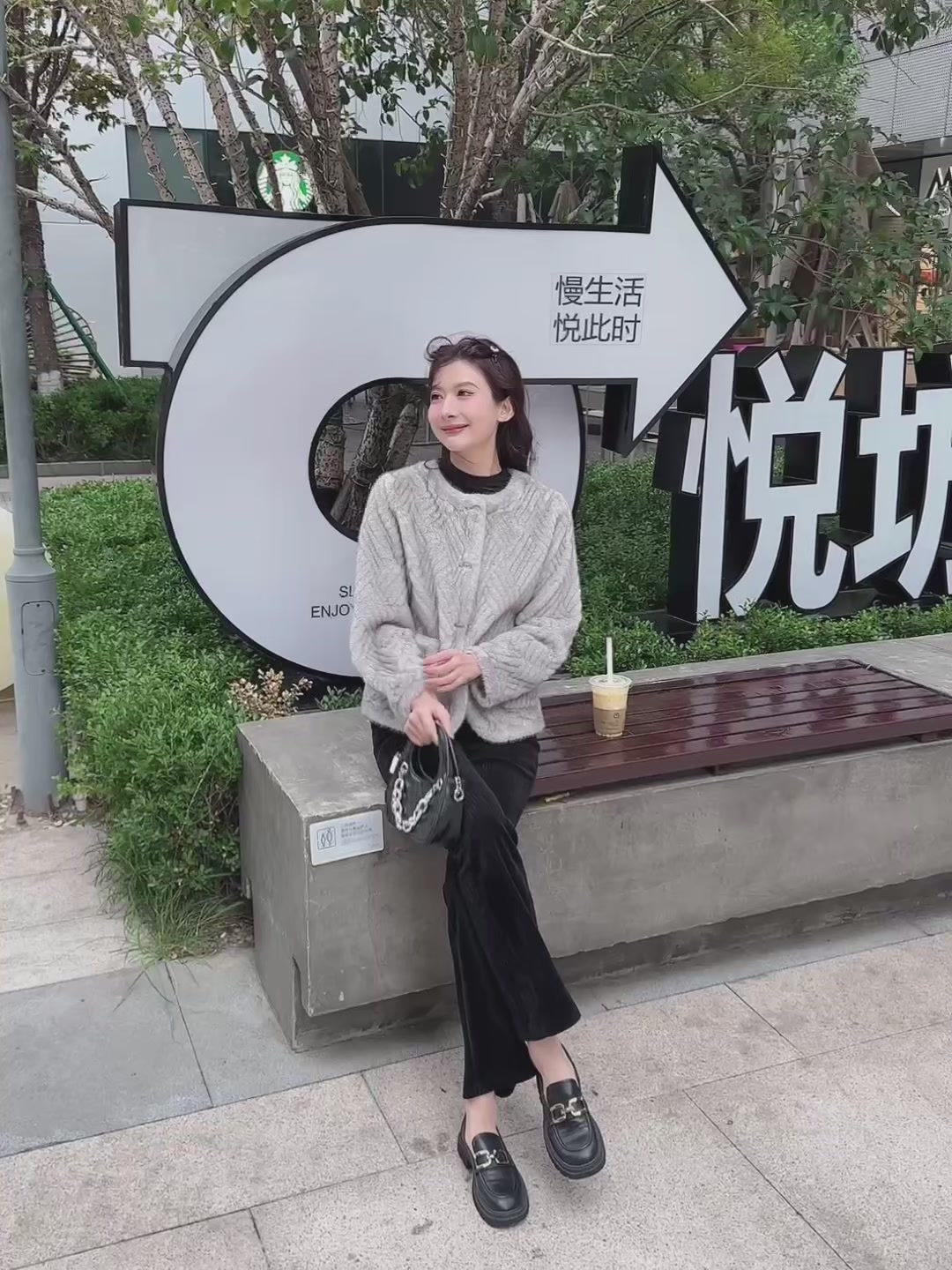 纳纹这件仿貂毛外套，我穿出了“贵妇”的错觉，但真相是……