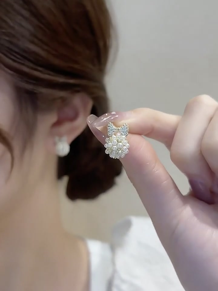 2026新款港风耳钉，蝴蝶结设计减龄又轻奢，百搭饰品实测分享