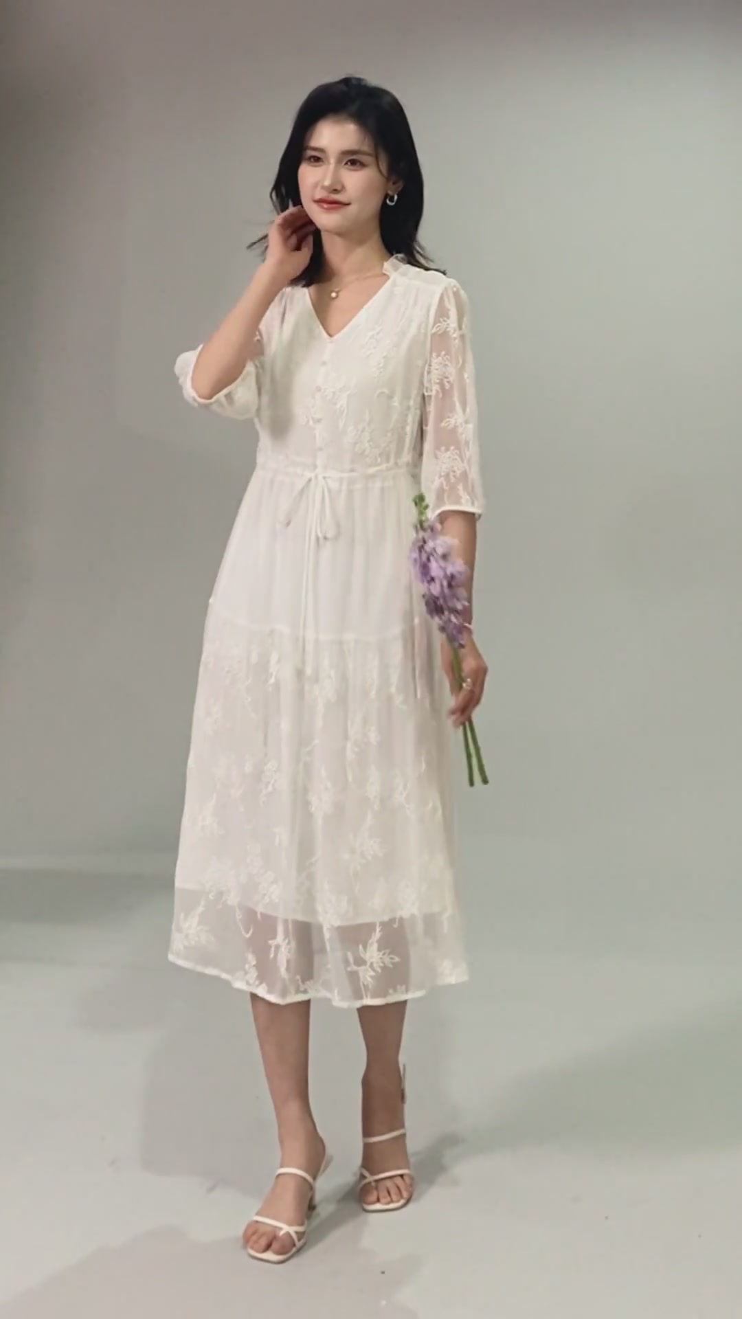 撞色格纹针织衫：秋日里的温柔叛逆