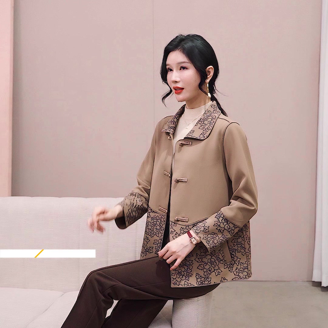 寻蔻年华新款外套，40-60岁妈妈的春秋必备，优雅与舒适并存