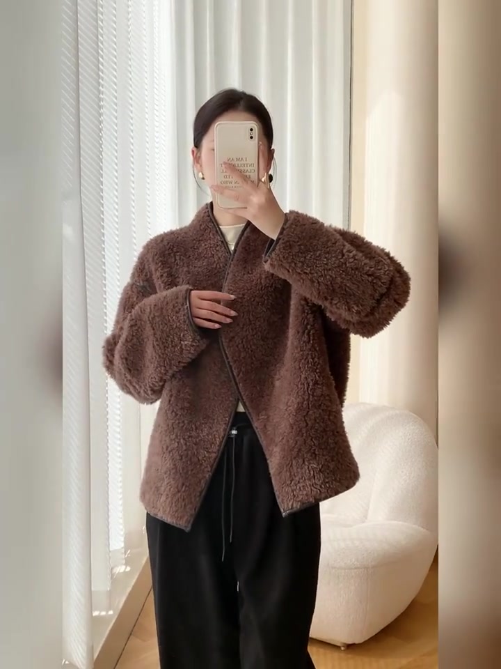 真仕漫JAZZMAN羊毛外套：3999元买来的“克制”与“放纵”