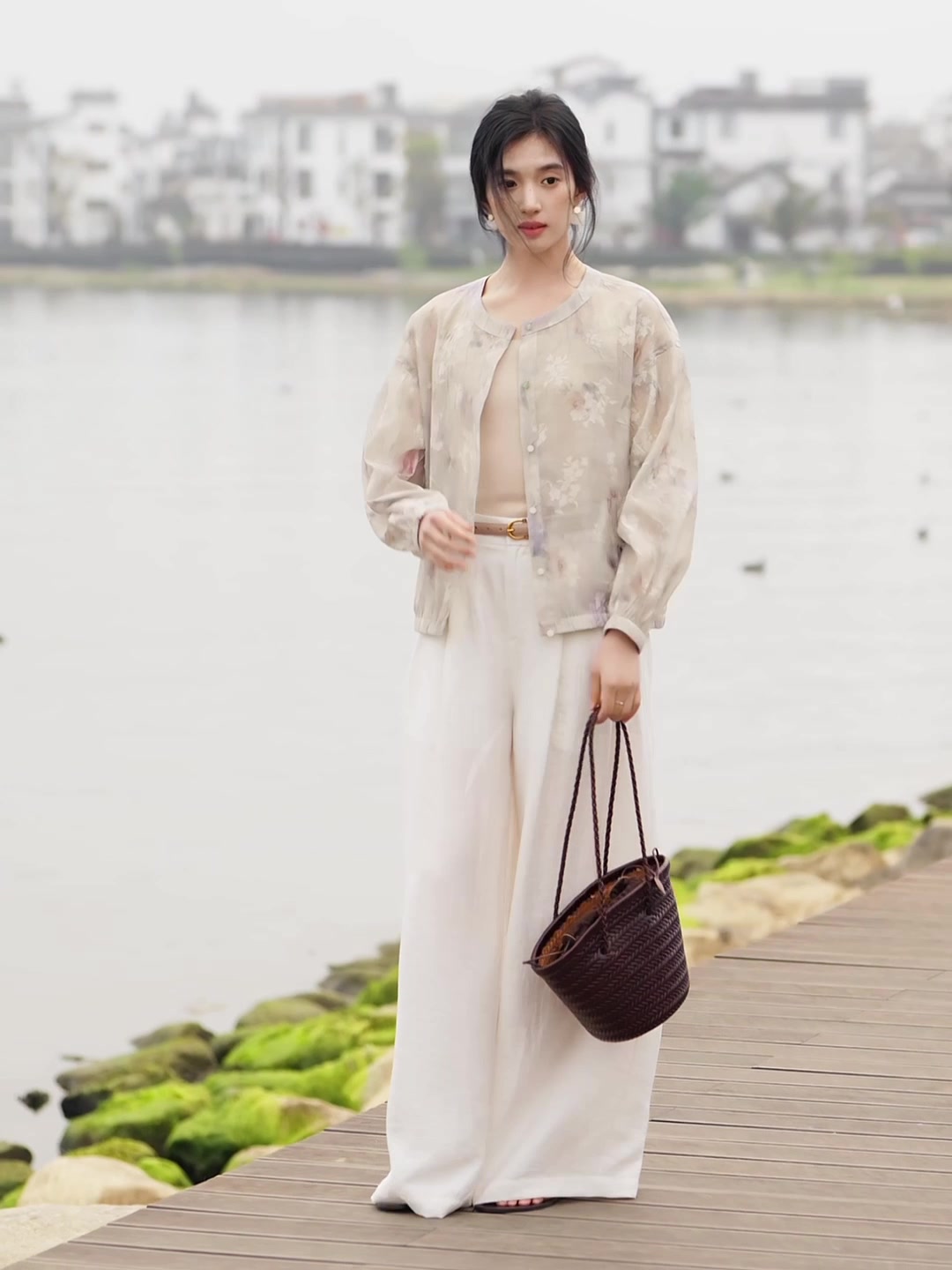 暗花肌理开衫：穿上它，我就是行走的国风画报