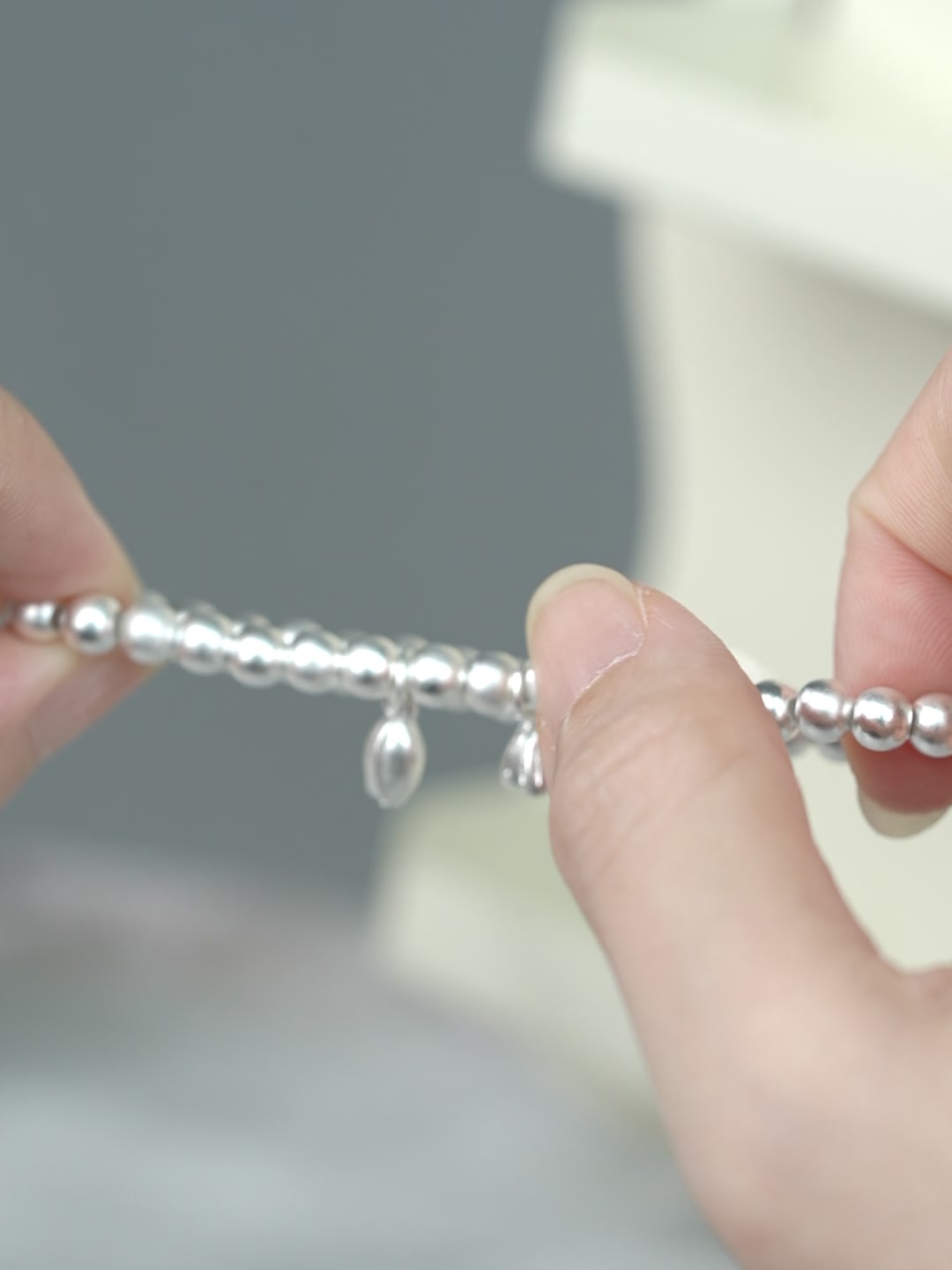 银千惠999足银手链：是生日礼物还是日常小确幸？