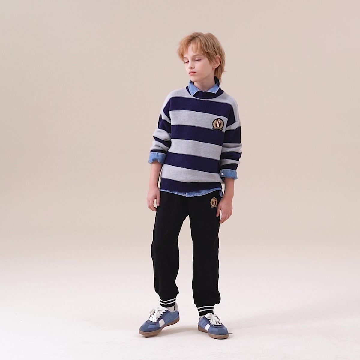 英氏学院条纹针织衫：舒适与学院风的完美结合