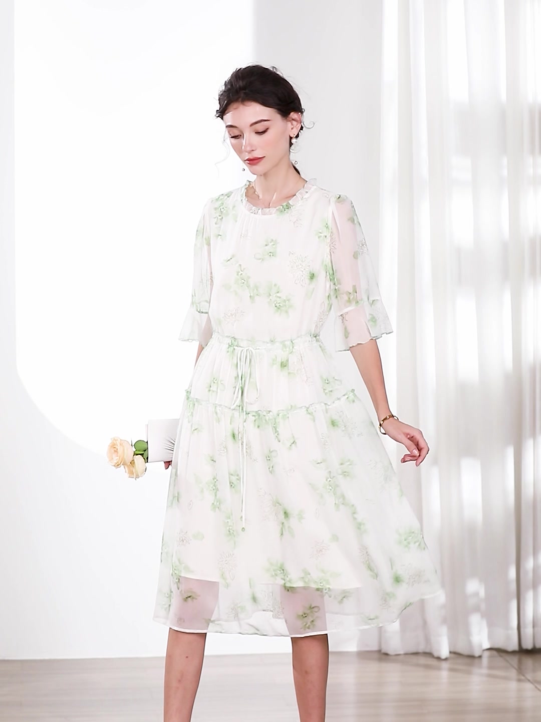 国风新宠！水墨佳人青花瓷衬衫，真丝质感绝了💙